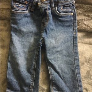 Girl’s Levi’s bermuda shorts